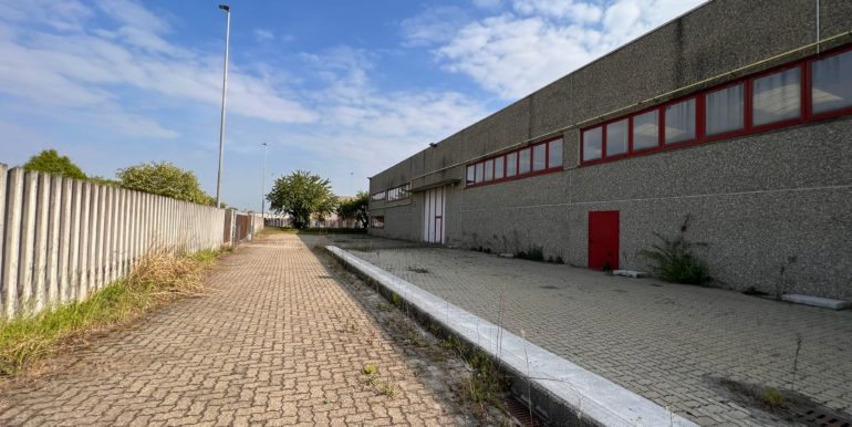 ESTERNO (4)