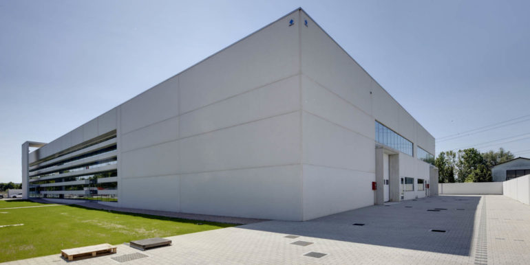 capannoni-prefabbricati-moderni-1