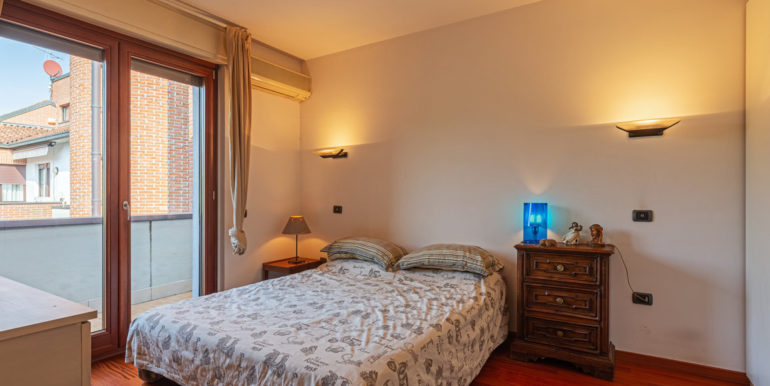 2022_10_15_VendoCasa_Agrate_Brianza_via_Dante_86_005 (FILEminimizer)