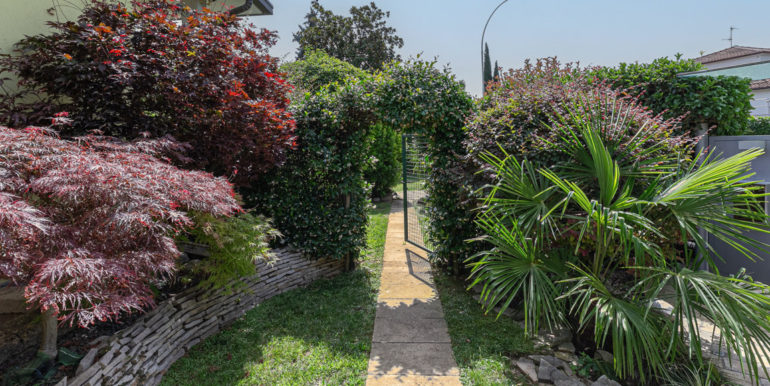 2023_06_21_VendoCasa_Busnago_via_delle_betulle_26_003 (FILEminimizer)