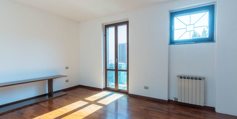 Appartamento via vasco pratolini 23 vimercate_18_19