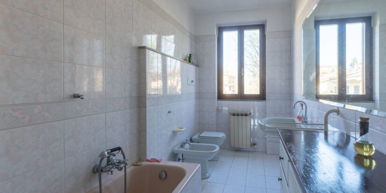 Appartamento via vasco pratolini 23 vimercate_18_30
