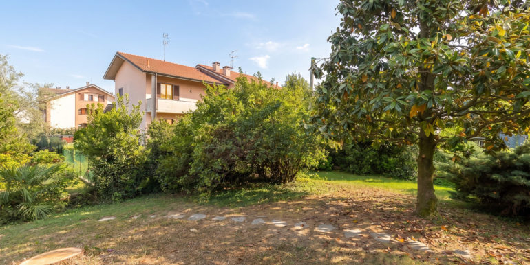 Villa Bernareggio via Roma 6 -41