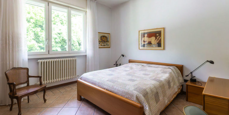 Villa Usmate Velate Via San Luigi 22 -23