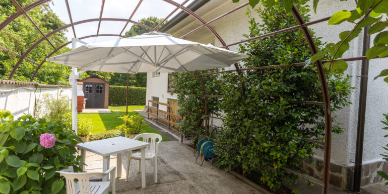 Villa Usmate Velate Via San Luigi 22 -44