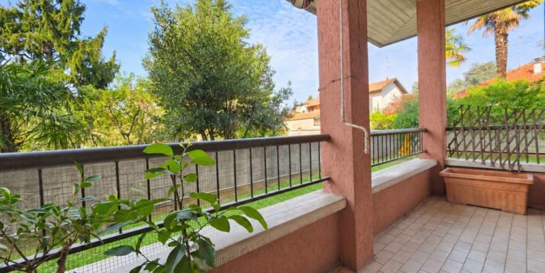 Balcone luminoso con cielo originale-15 (FILEminimizer)