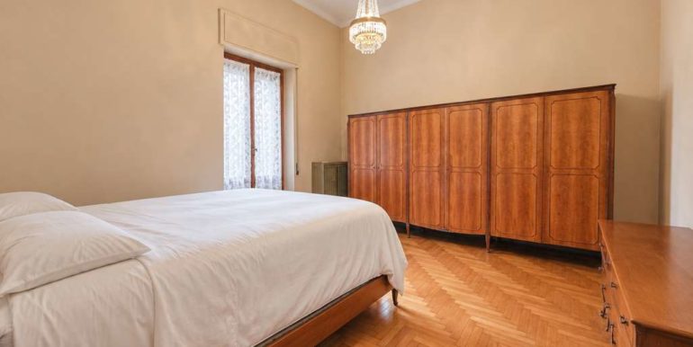 Camera da letto luminosa e ordinata (FILEminimizer)